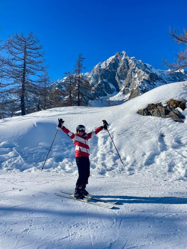 <p>Fiona McIntosh hits the slopes</p>
